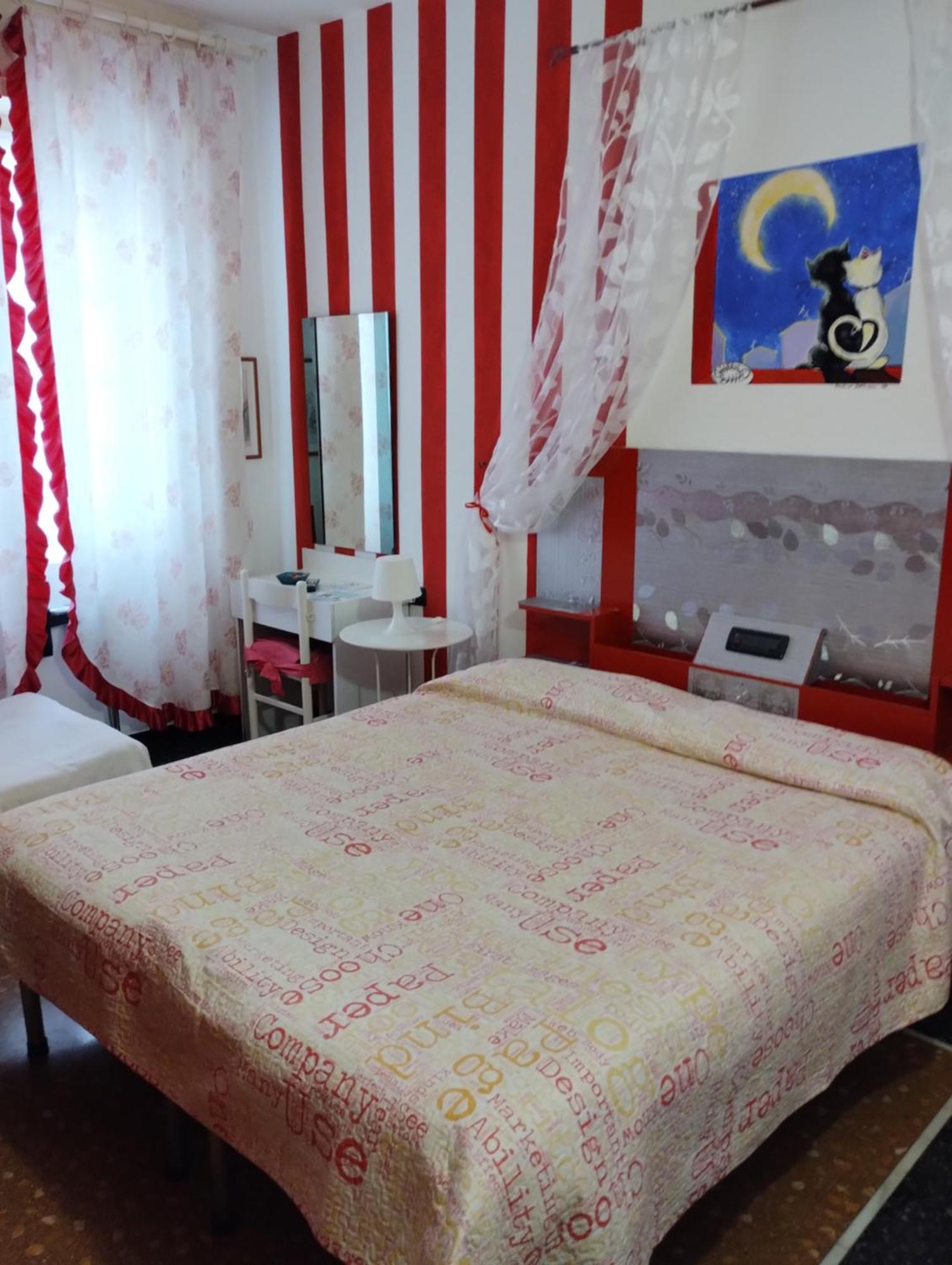 Hotel Della Piazzetta Вараце Екстериор снимка